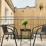 Elegancki I Stylowy Niedaleko Rynku W Poznaniu By Renters Apartmán