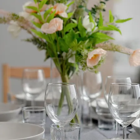 Elegancki I Stylowy Niedaleko Rynku W Poznaniu By Renters * Poznan